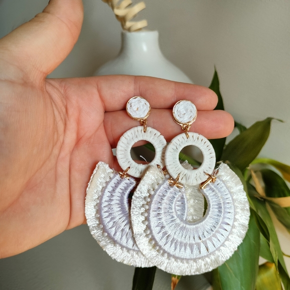 🪴Artemis Collection🪴 Boho Tassel Statement Earrings - Picture 3 of 17